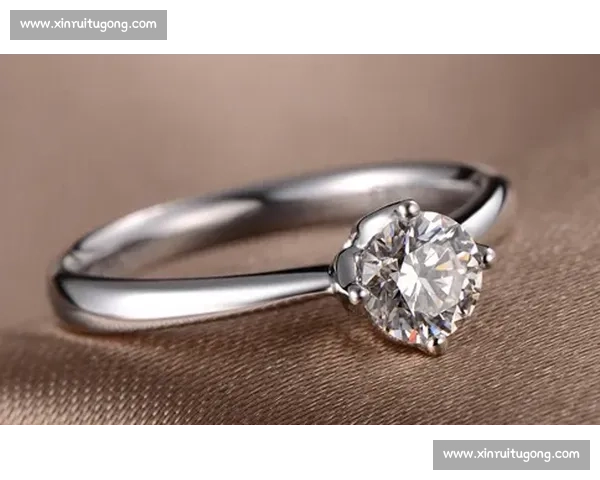C 罗求婚钻戒曝光！30 克拉主钻天价引热议
